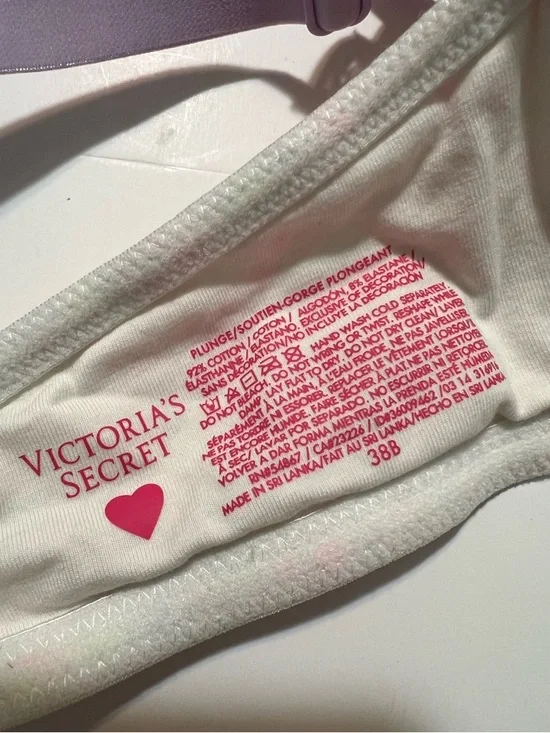 VS Plunge Bra. 38B - Picture 6 of 12